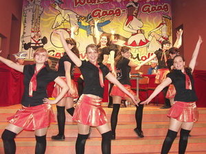 Die Funkengarde mit einer musikalischen Schulstunde Die Funkengarde mit einer musikalischen Schulstunde