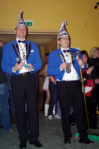 der Moderator und Fliedie mit dem Besen