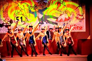 Die Funkengarde mit einer musikalischen Schulstunde