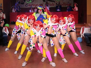 Die Molbitzer Showtanzgruppe Déjà-vu mit einer total coolen Performance als Clowns