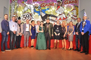 Ehrengäste & Sponsoren zum 2. Galaabend, v.l.n.r. Sebastian Semmler, Marco Töpsch, Carsten Tittel, Frank Scholz, Ingrid Hildebrandt, Torsten Fliedner, Ehrenpräsident, Prinzessin Julia I., Prinz Phillip I., Anne Wissing, Christine Grieb, Präsidentin Madeleine Sieler, Ralf Weise, Bürgermeister, Minister Michael Letsch